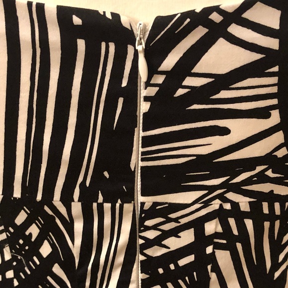 London Times Palm Leaf Print Dress - Picture 5 of 7